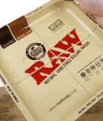 raw-classic-rolling-tray-square-small-nah.jpg
