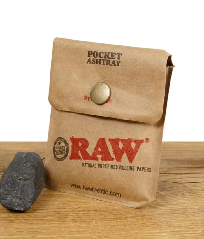 raw-pocket-ashtray-taschenascher.jpg