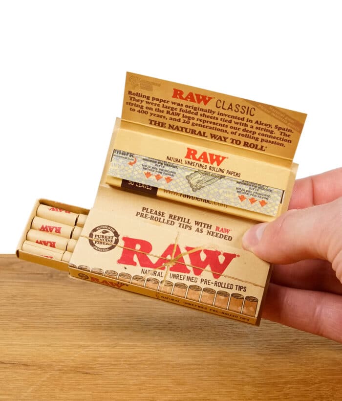 raw-classic-connosseur-1-1-4-size-papers-pre-rolled-tips-2.jpg